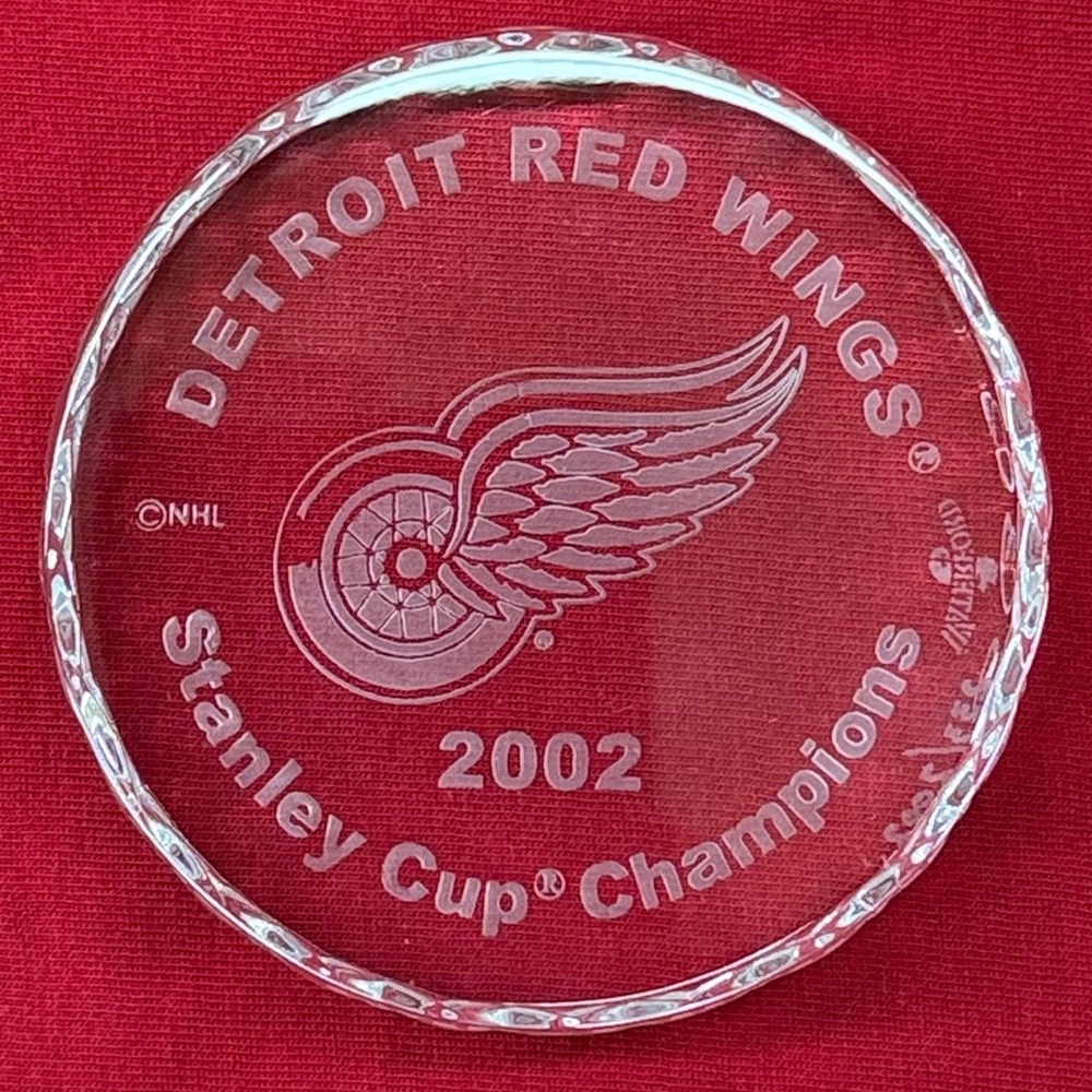 Waterford Crystal Detroit Red Wings 2002 Stanley Cup Champions Paperweight NHL